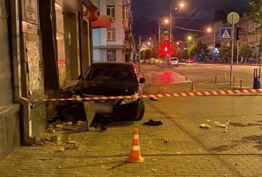 Збита у Києві п’яним працівником прокуратури жінка померла в лікарні, - генпрокурор