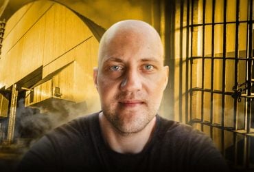 "В российской колонии нас били руками, ногами, палками, шокерами. Поводы для этого были не нужны", - освобожденный из плена нацгвардеец Артем Матвеенко