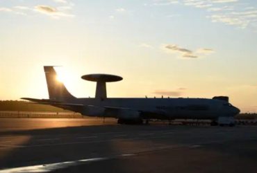 Очі в небі: секретний літак НАТО спостерігає за Росією з неба, - BI