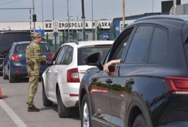 Адвокат відповіла, чи всі чоловіки з відстрочкою мають право виїжджати за кордон
