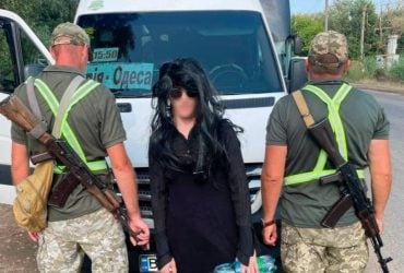 У total-black: на Одещині затримали ухилянта в незвичайному прикиді (відео)