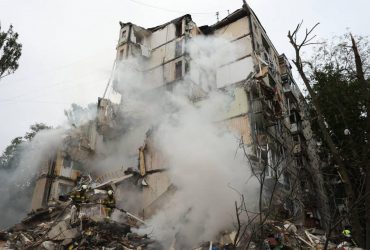 Росіяни вдарили по Києву: є загиблі та десятки постраждалих (фото, відео)