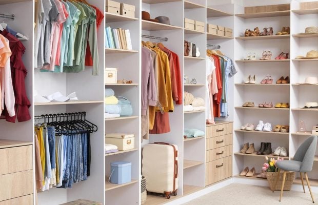 Этот неожиданный цвет колготок станет хитом весны-2026  - он визуально удлиняет ноги