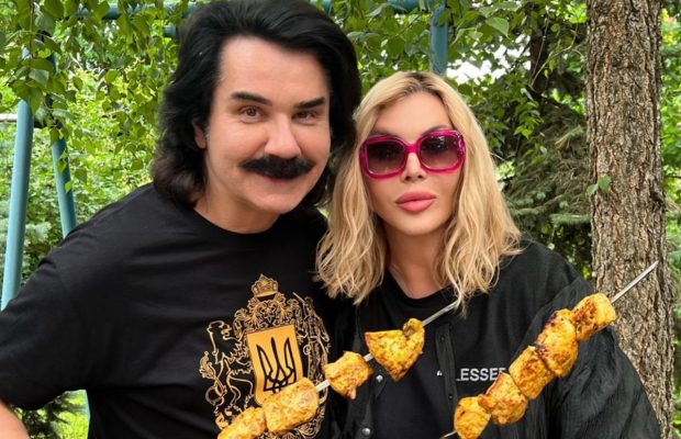 "Без гламуру": Зібров показав, як із Білик смажив шашлики на дачі (фото, відео)