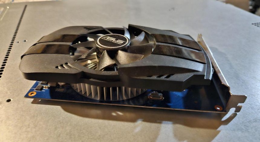 Блогер выяснил, сможет ли технология AMD, повышающая FPS, спасти самую слабую видеокарту