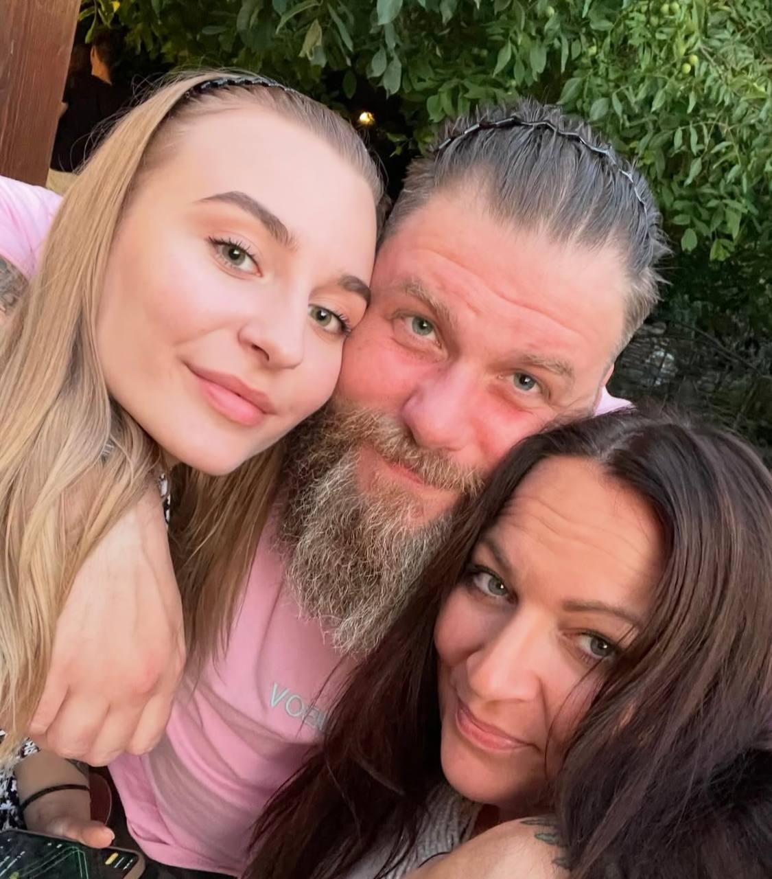 Вікторія з чоловіком та донькою / фото інстаграм Вікторії Білан-Ращук Вікторія з чоловіком та донькою / фото інстаграм Вікторії Білан-Ращук