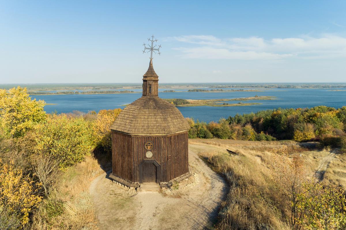 5 идей для весеннего путешествия на выходные по Украине: от сакур до Шевченко