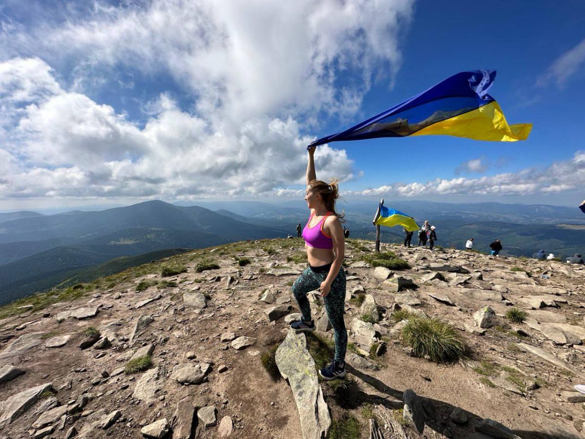 На Говерлі зараз справжній ажіотаж / фото Наталія Петерварі На Говерлі зараз справжній ажіотаж / фото Наталія Петерварі