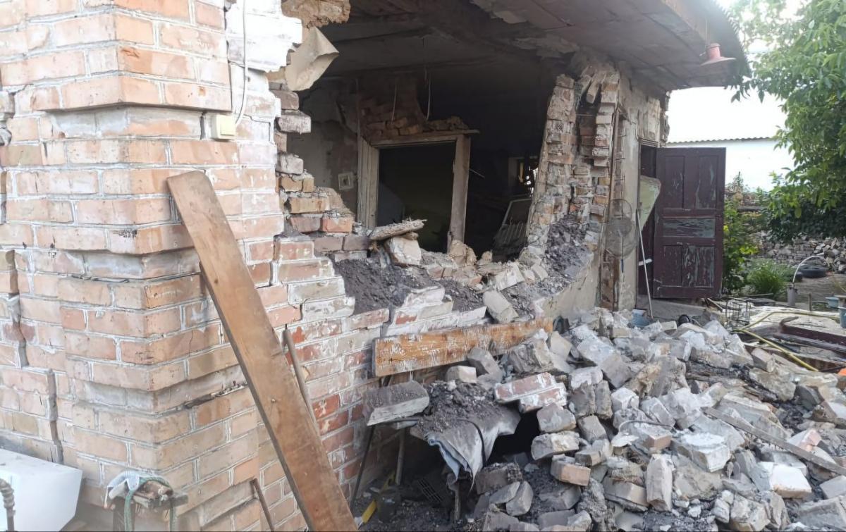 Зруйнована будівля в Дніпропетровській області / фото t.me/dnipropetrovskaODA Зруйнована будівля в Дніпропетровській області / фото t.me/dnipropetrovskaODA