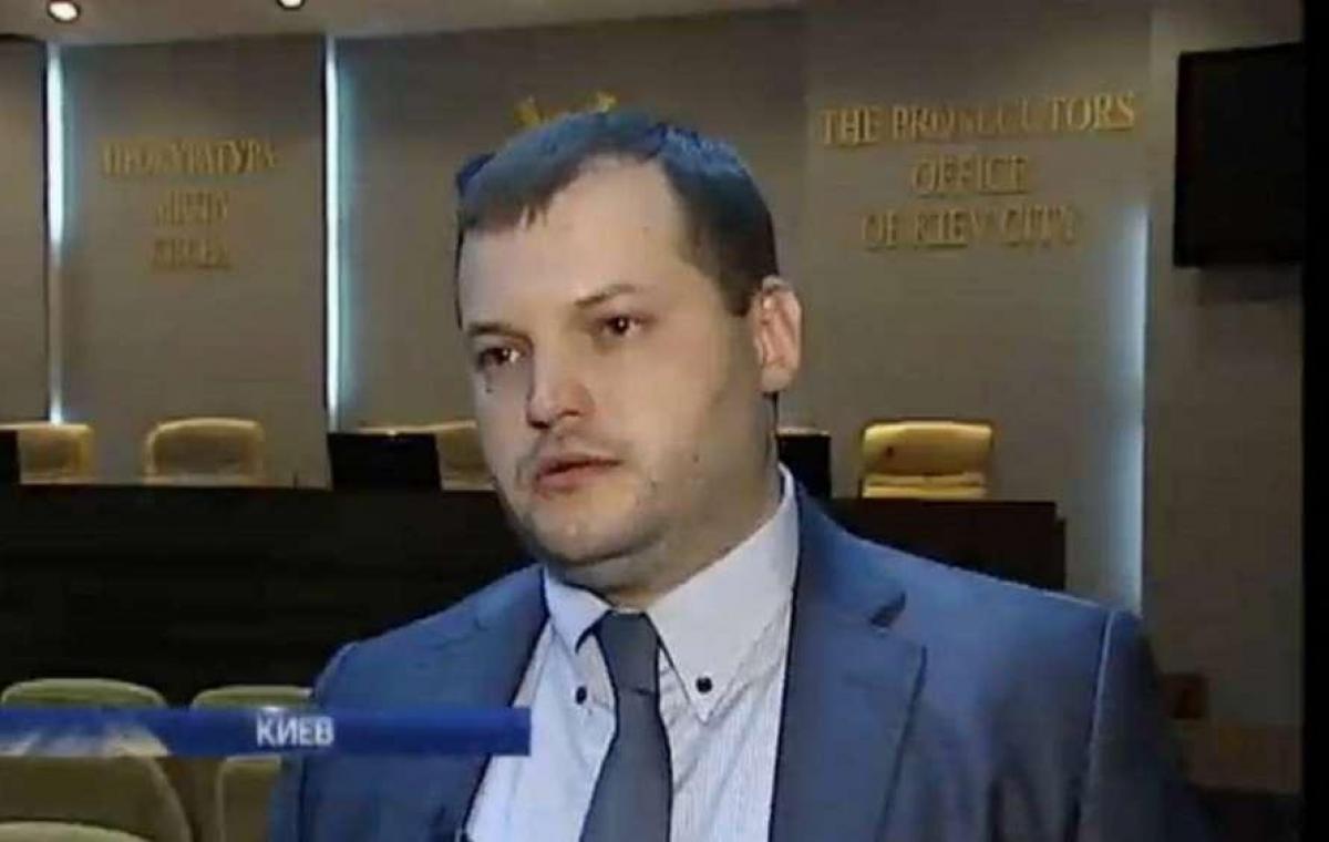 Генеральний прокурор Руслан Кравченко своїм наказом від 8 серпня звільнив Віталія Бровка з посади Генеральний прокурор Руслан Кравченко своїм наказом від 8 серпня звільнив Віталія Бровка з посади