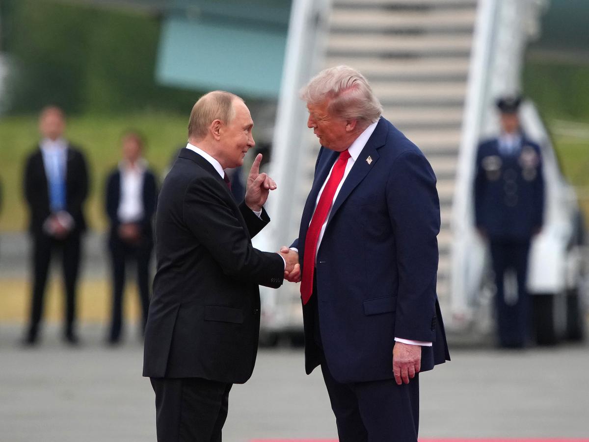 Трамп заявив, що "чудово порозумівся" з Путіним / фото - GettyImages Трамп заявив, що "чудово порозумівся" з Путіним / фото - GettyImages