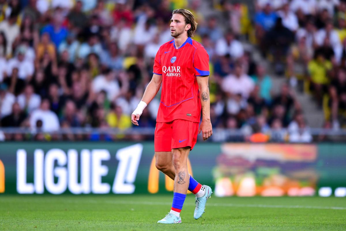 Во Франции раскритиковали Забарного за игру со "Страсбургом": что пошло не так