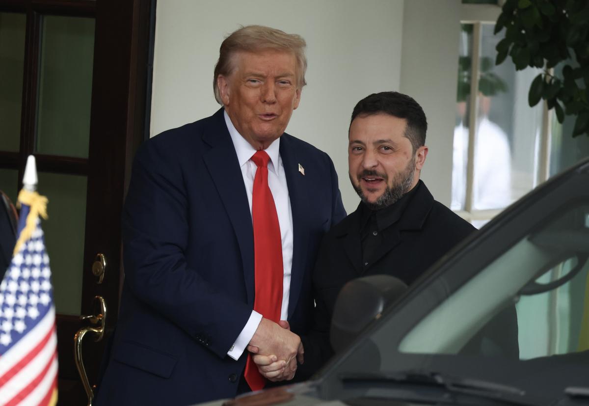 Дипломатія Трампа щодо України схожа на карусель, - WP Дипломатія Трампа щодо України схожа на карусель, - WP