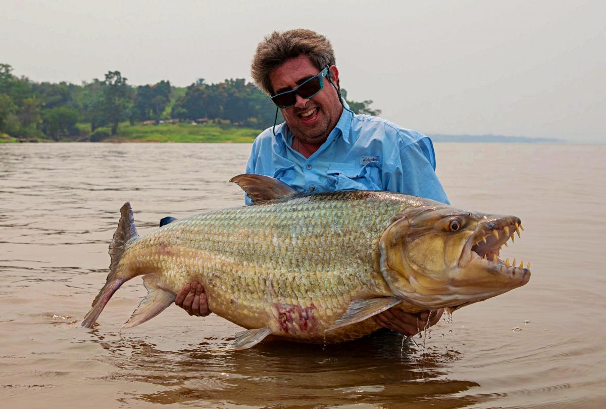Британський Ньюман був вражений розміром риби, яку впіймав / фото Boroma fishing&Mbenga Congo Британський Ньюман був вражений розміром риби, яку впіймав / фото Boroma fishing&Mbenga Congo