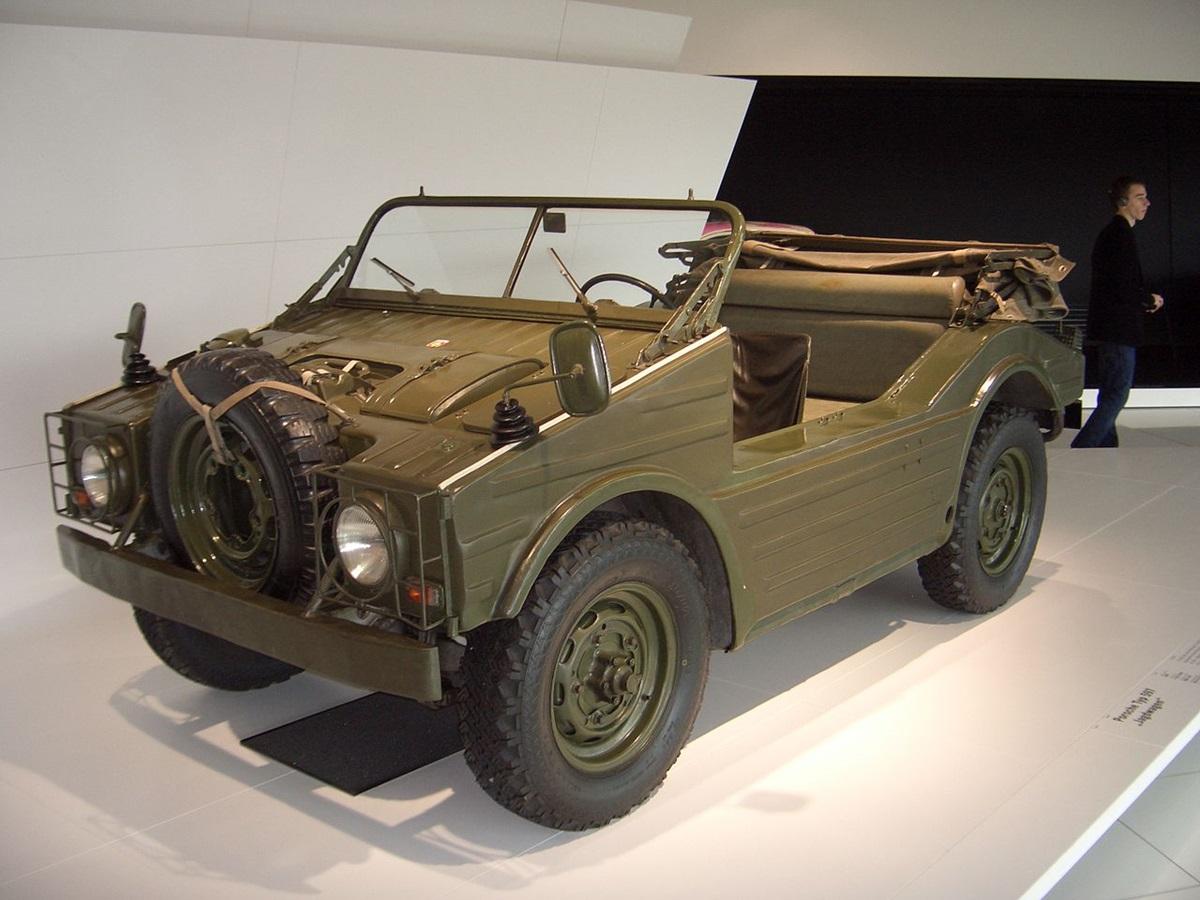 Porsche 597 Jagdwagen став першим повнопривідним автомобілем в історії бренду / фото - wikimedia.org Porsche 597 Jagdwagen став першим повнопривідним автомобілем в історії бренду / фото - wikimedia.org