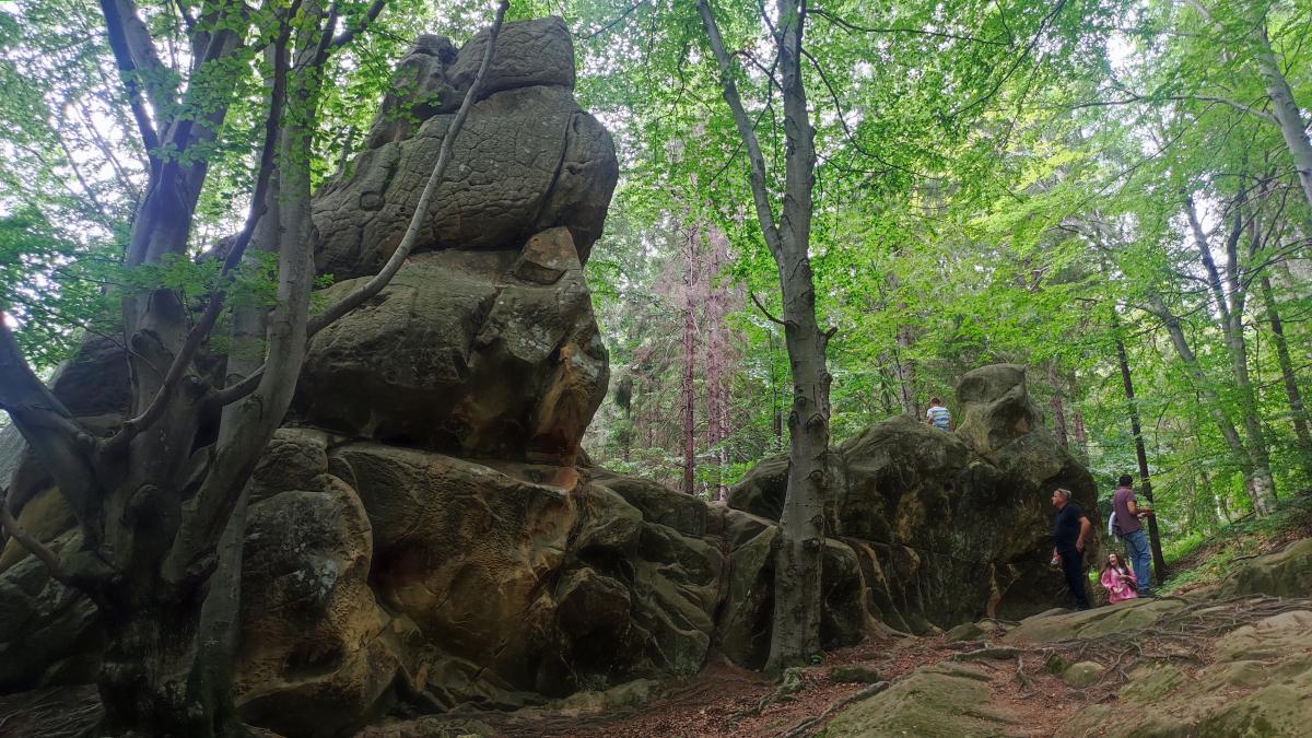 Скалы возле Тустани / фото Марина Григоренко Скалы возле Тустани / фото Марина Григоренко