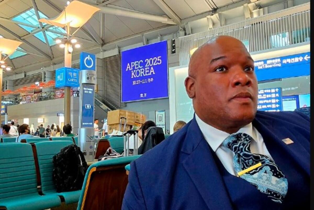 Марк Бернс вирушить в Україну/ фото x.com/pastormarkburns Марк Бернс вирушить в Україну/ фото x.com/pastormarkburns