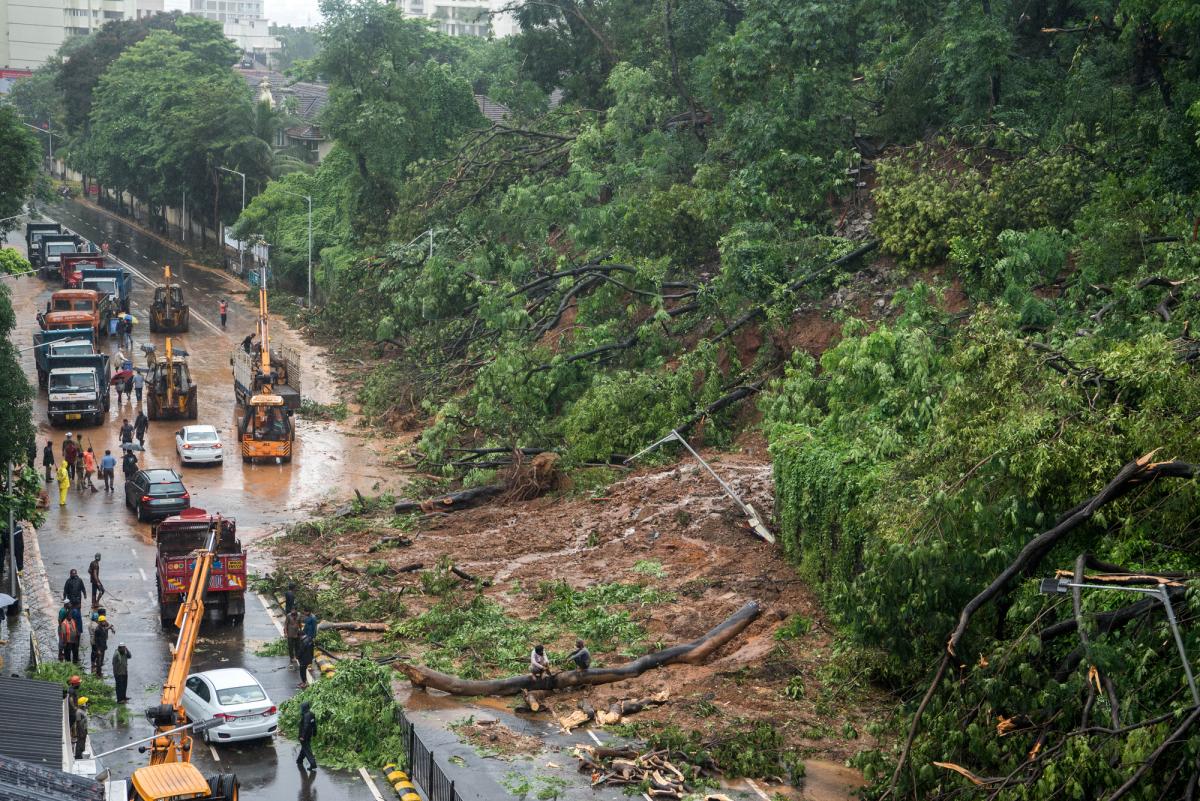 Monsoon showers have been causes of deadly floods in Pakistan and India Monsoon showers have been causes of deadly floods in Pakistan and India