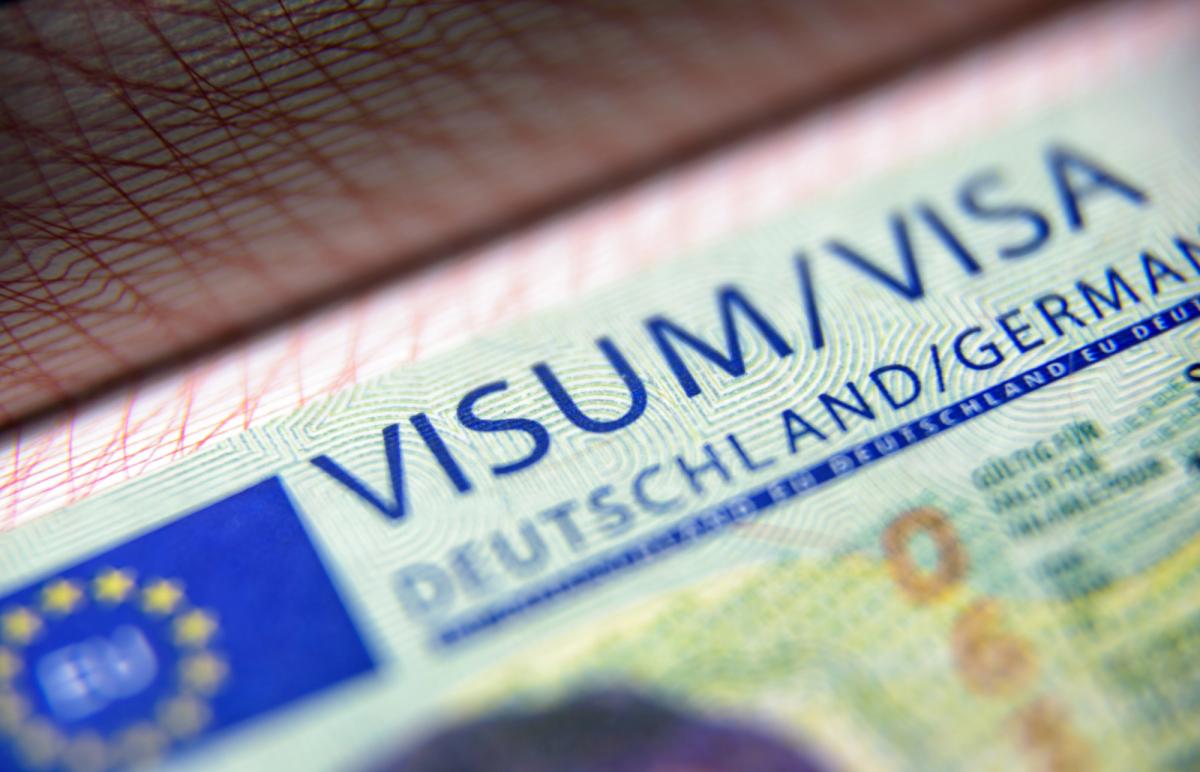 Німеччина змінила програму видачі гуманітарних віз для опозиціионерів-росіян та білорусів / фото ua.depositphotos.com Німеччина змінила програму видачі гуманітарних віз для опозиціионерів-росіян та білорусів / фото ua.depositphotos.com