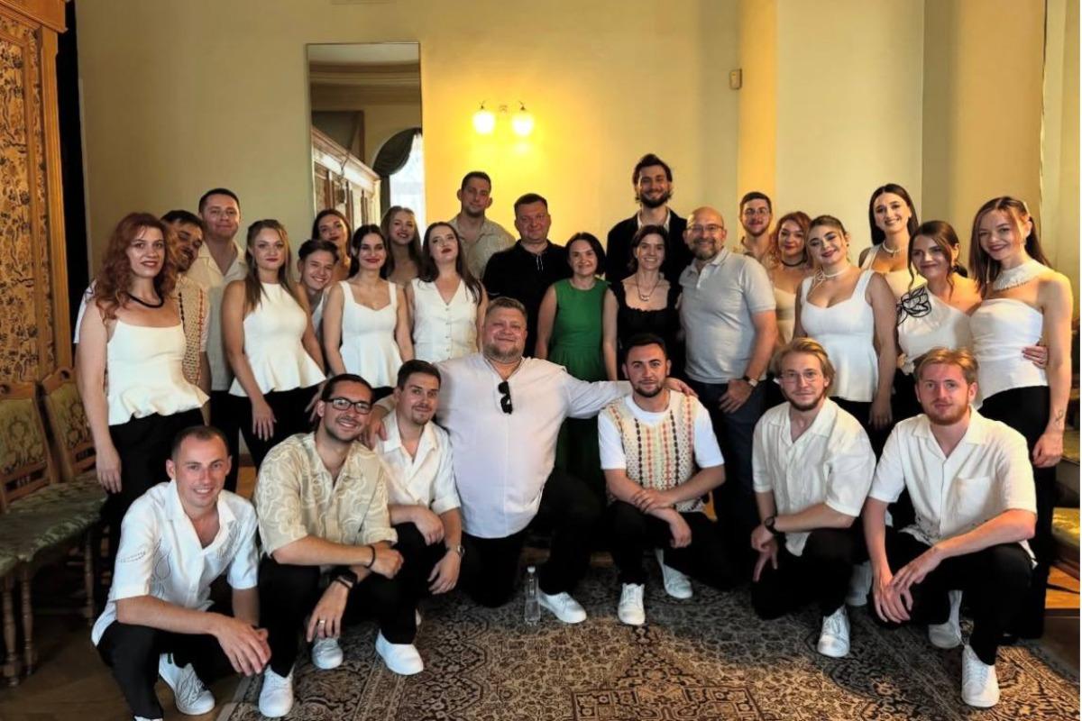 Хор "Гомін" поразил сеть / фото инстаграм хор "Гомін" Хор "Гомін" поразил сеть / фото инстаграм хор "Гомін"