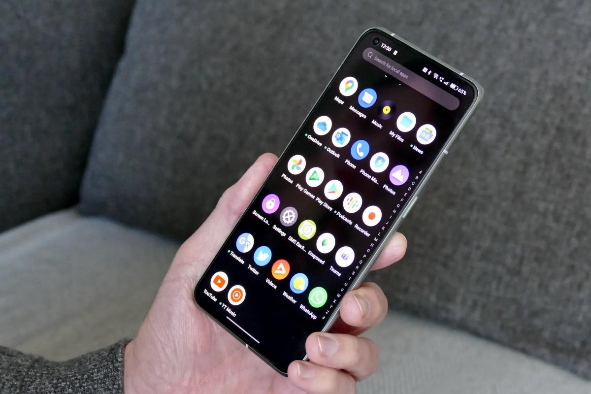 Майбутній смартфон Realme матиме акумулятор ємністю 15 000 мАг / фото Digital Trends Майбутній смартфон Realme матиме акумулятор ємністю 15 000 мАг / фото Digital Trends