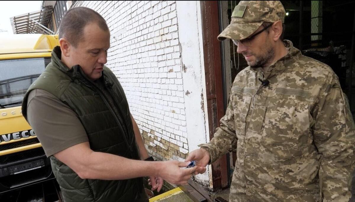 Бойцы 67 бригады получили грузовик от 'Украинской команды', - Палатный Бойцы 67 бригады получили грузовик от 'Украинской команды', - Палатный