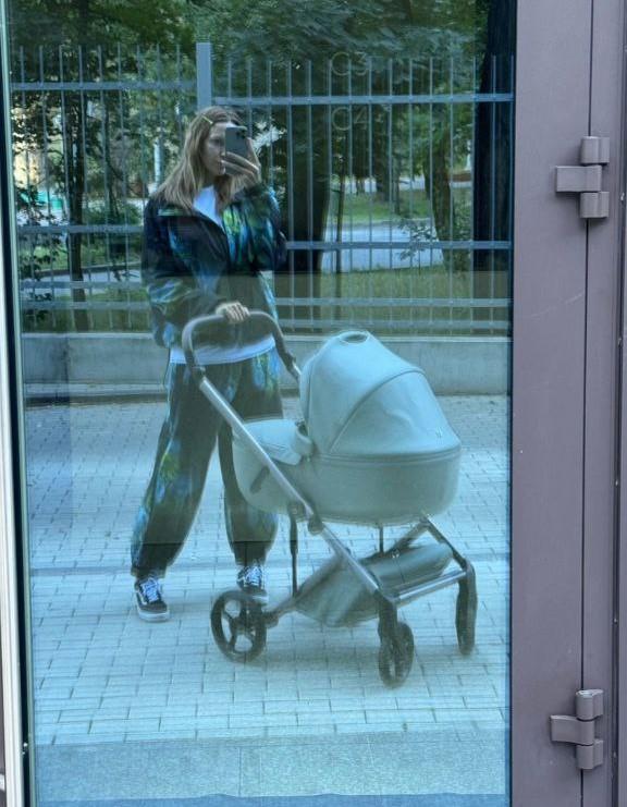Леся Нікітюк на прогулянці з сином / фото instagram.com/lesia_nikituk Леся Нікітюк на прогулянці з сином / фото instagram.com/lesia_nikituk