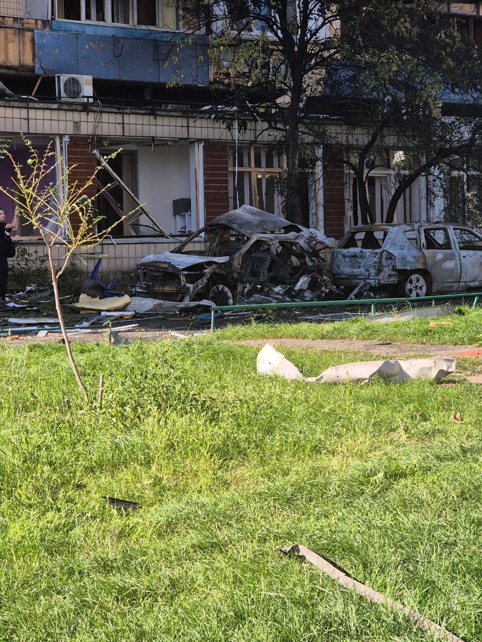 Росіяни влучили у сортувальне депо 'Нової пошти': доставка в столиці може затриматися Росіяни влучили у сортувальне депо 'Нової пошти': доставка в столиці може затриматися