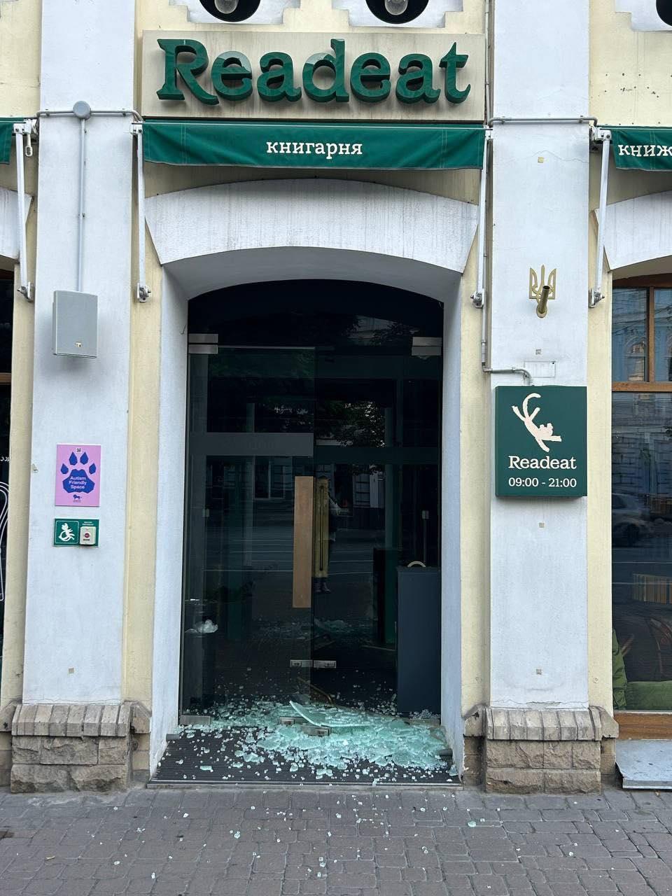 Росіяни влучили у сортувальне депо 'Нової пошти': доставка в столиці може затриматися Росіяни влучили у сортувальне депо 'Нової пошти': доставка в столиці може затриматися