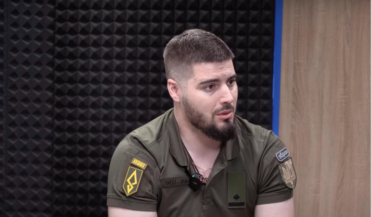 Командир розповів, чим жінки на війні відрізняються від колег-чоловіків / кадр з відео Командир розповів, чим жінки на війні відрізняються від колег-чоловіків / кадр з відео