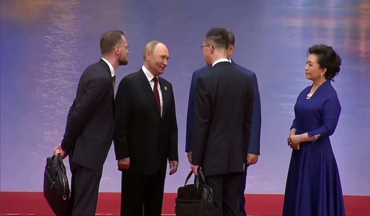 Путін пробуде в Китаї чотири дні / фото - скріншот Путін пробуде в Китаї чотири дні / фото - скріншот