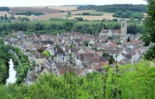 Средневековая деревня в двух часах езды от Парижа может "зайти" туристам: в чем ее секрет