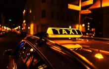 Во время тревог цены на такси летят в космос: эксперты рассказали, почему и что делать