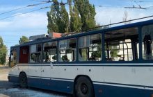 У передмісті Херсона окупанти вдарили по пасажирському автобусу: є загиблі та поранені