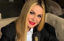 "Роскошный цветок": Сумская удивила поклонников образом в ярком купальнике (фото)