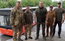 Бойцы 72 бригады получили автобус от "Украинской команды", - Артур Палатный