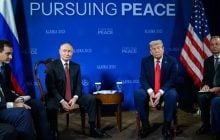 Трамп заявил, что пока не планирует вводить санкции против России