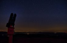 В небе над Украиной заметили необычное явление: появились версии, что это было