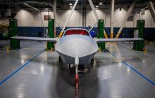 Потенційно революційний безпілотний винищувач США вперше піднявся в небо (відео)