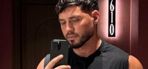 На футболку та нові кросівки: Нікіта Добринін пригадав, як у дитинстві заробив свої перші гроші