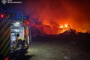 Стали відомі наслідки удару росіян по Миколаєву (фото, відео)