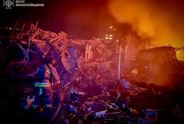 Россияне нанесли ракетный удар по Николаеву: в городе пожары, есть пострадавшие (фото)