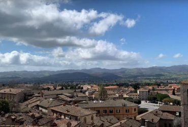 Маленький Рим без толп туристов: чем удивляет старейший Губбио в Италии