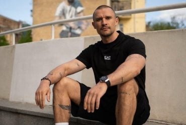 В перерыве между съемками Холостяка: Цымбалюк показался с лопатой на огороде (фото)