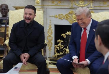 Зеленский и Трамп в Белом доме обменялись подарками