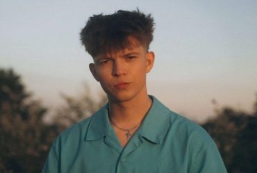 Автор хіта Смарагдове небо DREVO здивував фанів зухвалим треком ГЕНГСТА (відео)