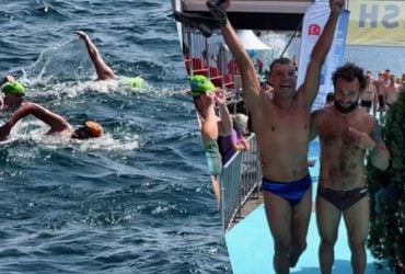 Попри важкі поранення троє українських ветеранів перепливли Босфор