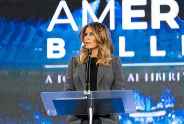 Меланія Трамп обурила мережу рекламою сумки - першу леді нещадно критикують