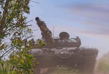 РФ може відійти вглиб окупованих територій, щоб збільшити буферну зону, - Зеленський