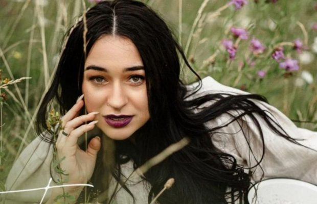 Після перегляду захочеться в Карпати: українська співачка презентувала новий хіт (відео)